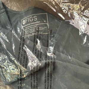 Figs Catarina Scrub Top bonsai medium